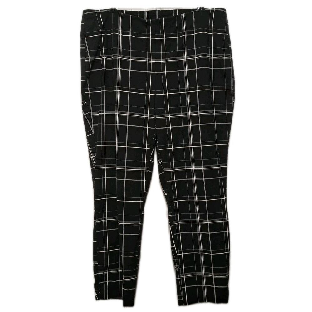 Chicos So Slimming Brigitte Capri Pants Size 2.5 Womens 14 Black Plaid Pull On